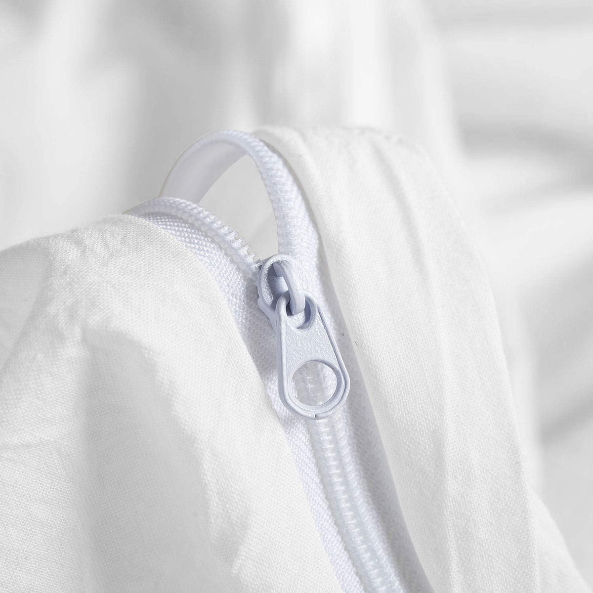 White Queen 4 Piece Microfiber Bed Sheet Set F17039