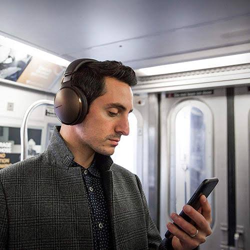 Brown Wireless Noise Cancelling Headphones P182