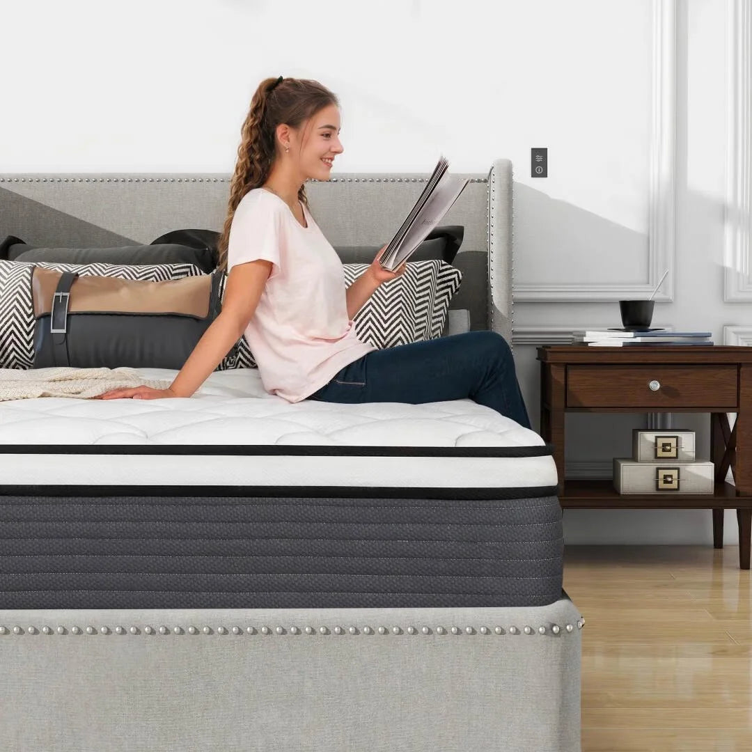 Queen 12 Inch Hybrid Innerspring Mattress with Memory Foam T29397