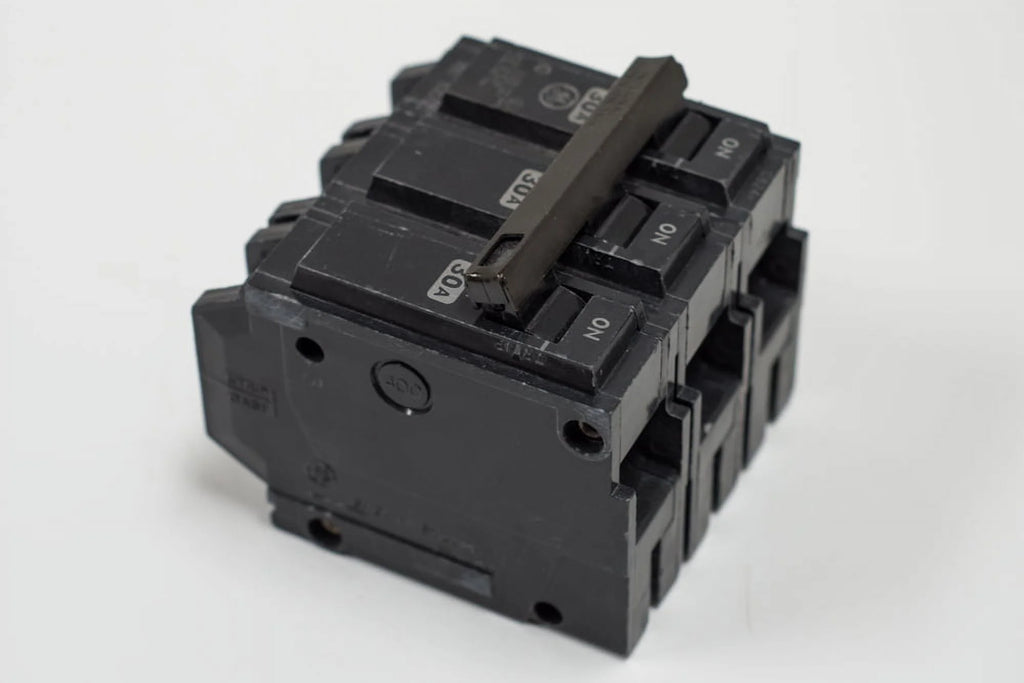 25A Plug In Circuit Breaker D893