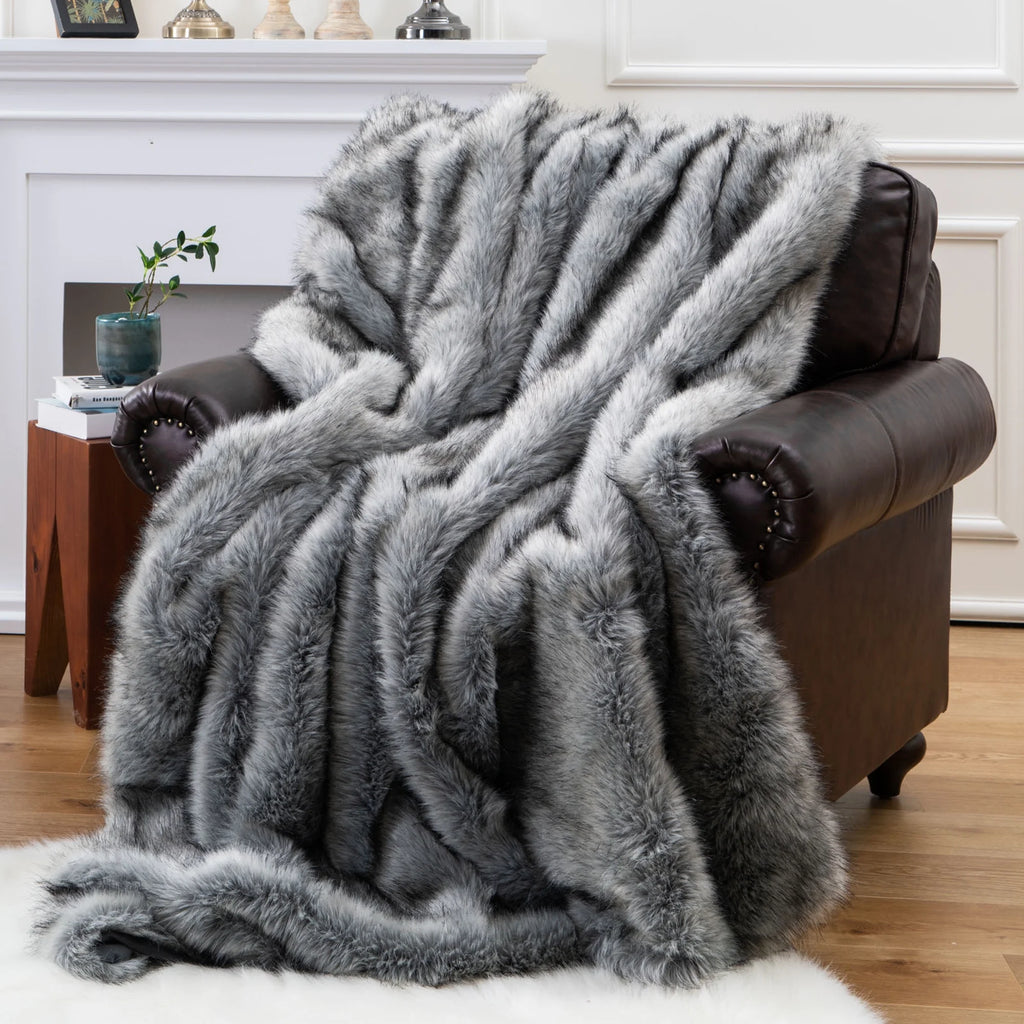 Grey 60"x80" Faux Fur Throw Blanket Y98135