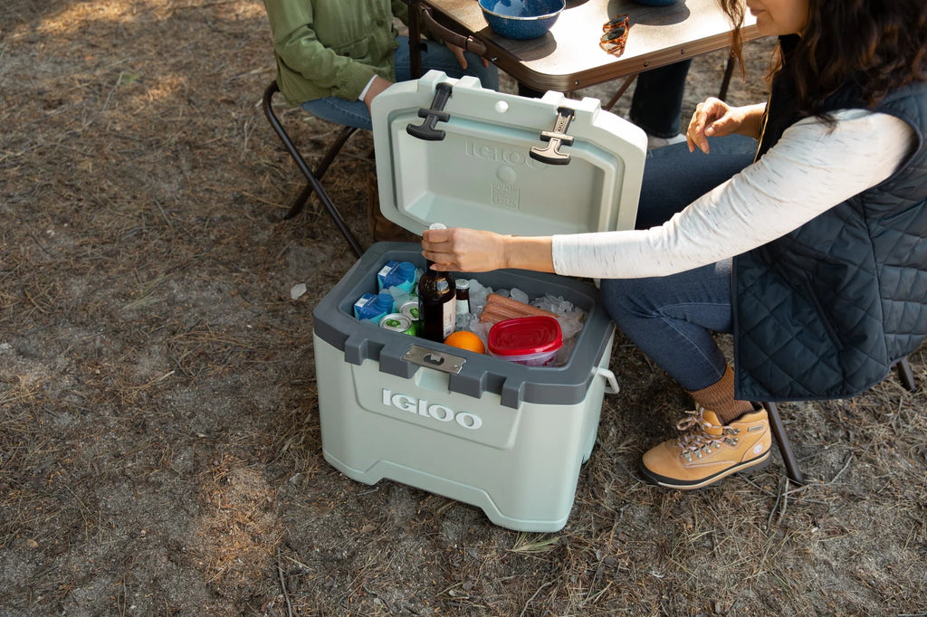 25 QT Ice Chest Cooler D6168
