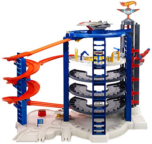 Hot Wheels Toy Car Track Set & 4 1:64 Scale Cars K53285