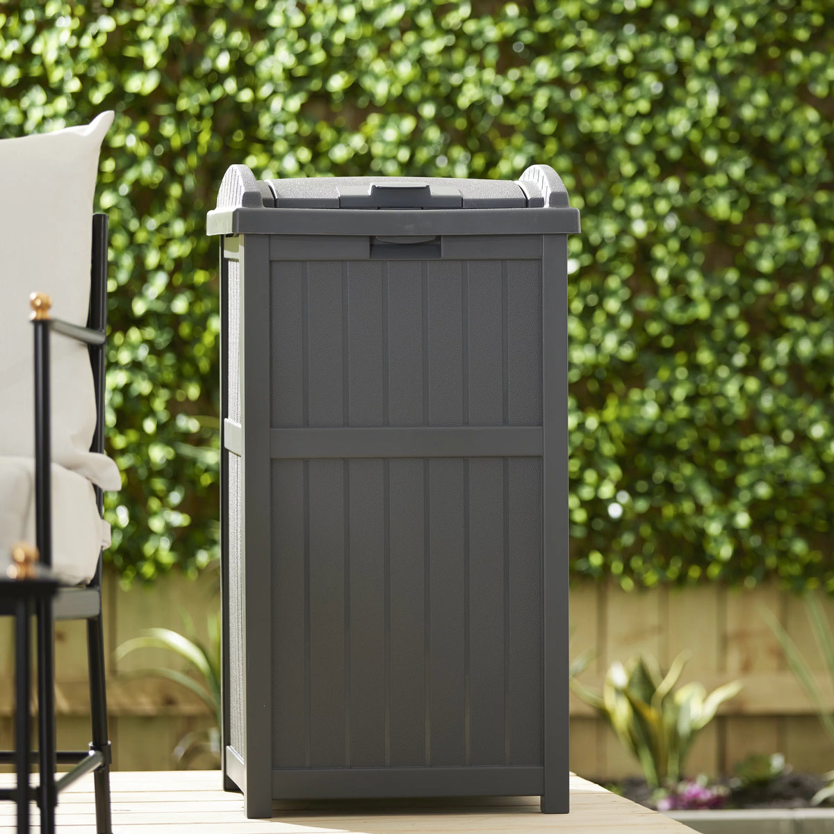 33 Gallon Outdoor Garbage Waste Bin B929