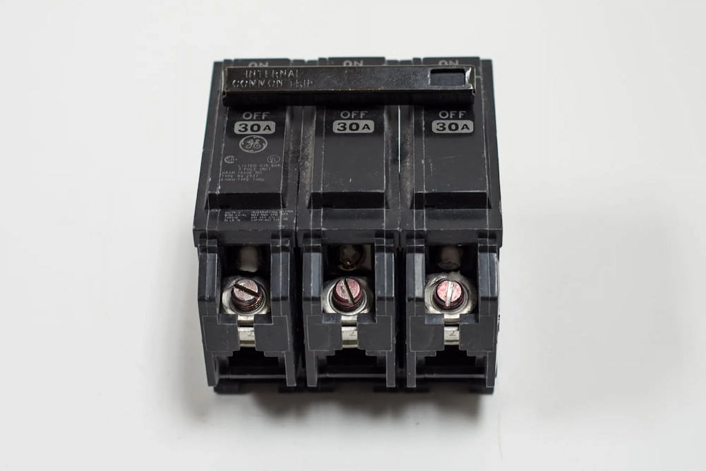 25A Plug In Circuit Breaker D893