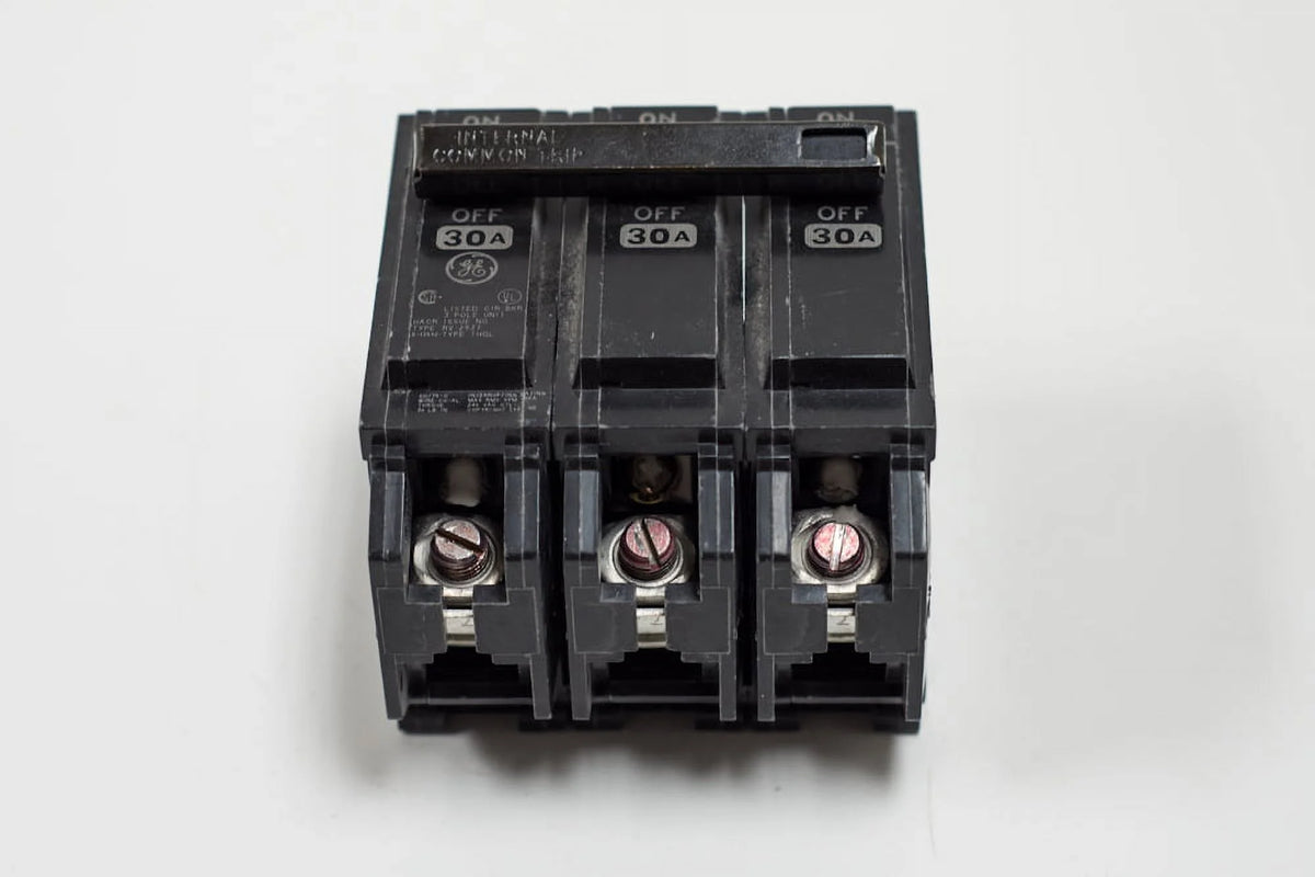25A Plug In Circuit Breaker D893