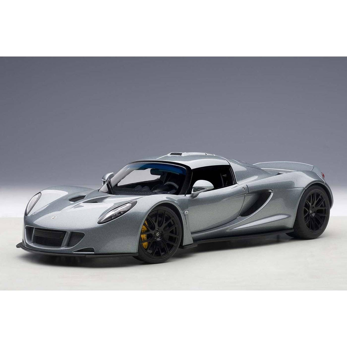 Silver 1/18 Diecast Model Car T870953