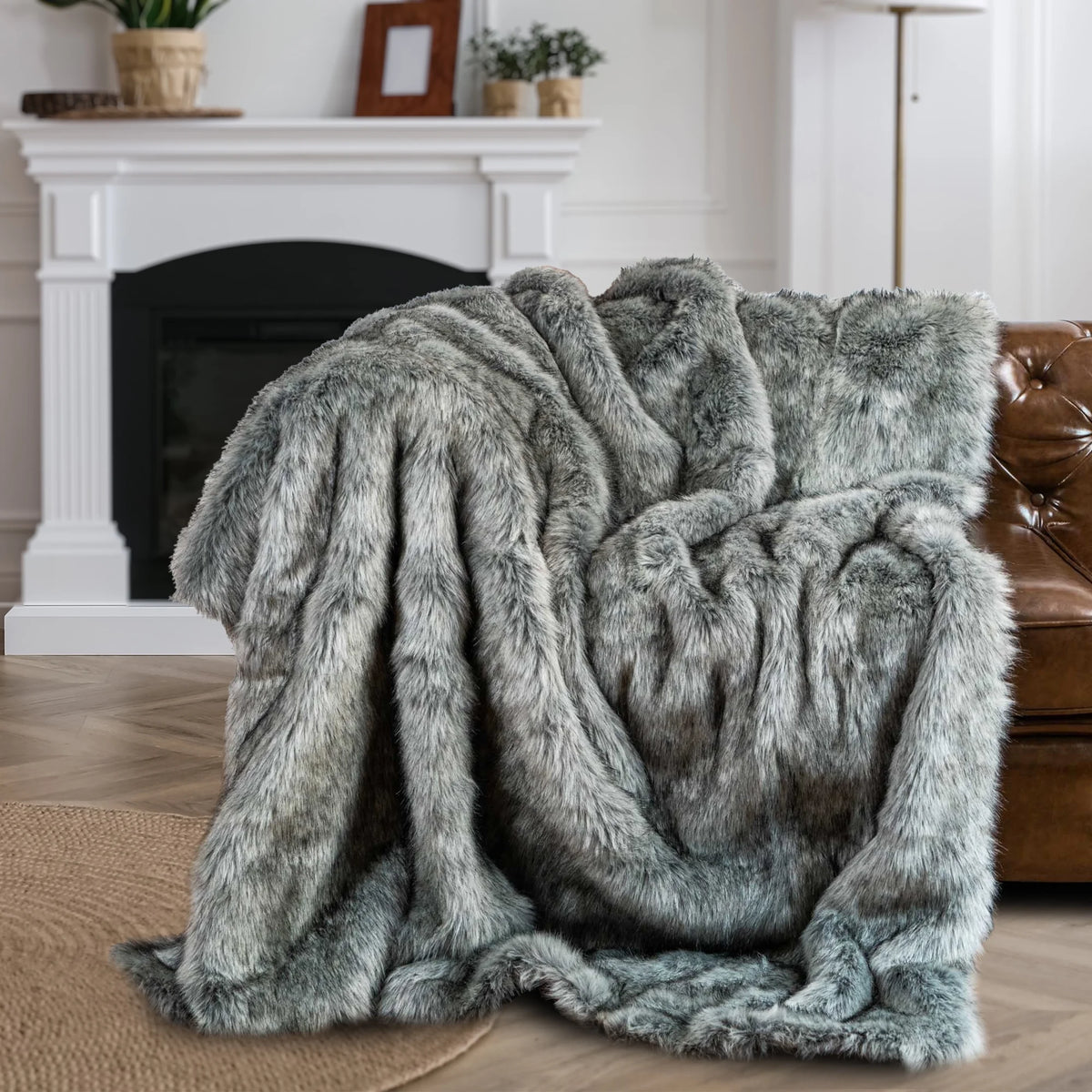Grey 60"x80" Faux Fur Throw Blanket Y98135