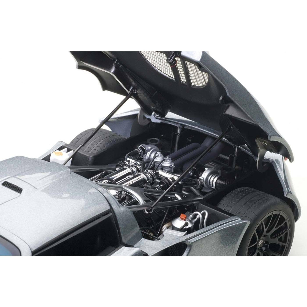 Silver 1/18 Diecast Model Car T870953