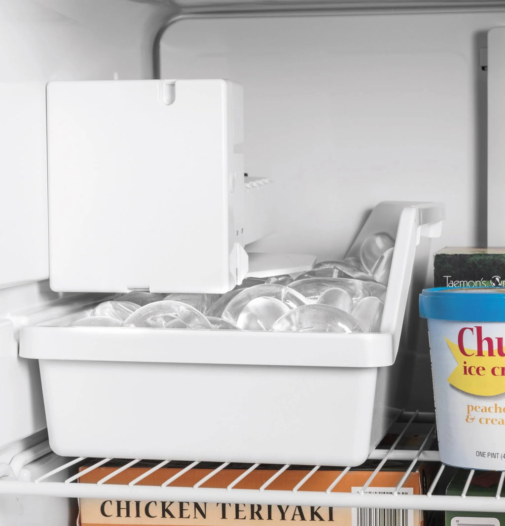 17.5 cu.ft. White Top Freezer Refrigerator G615