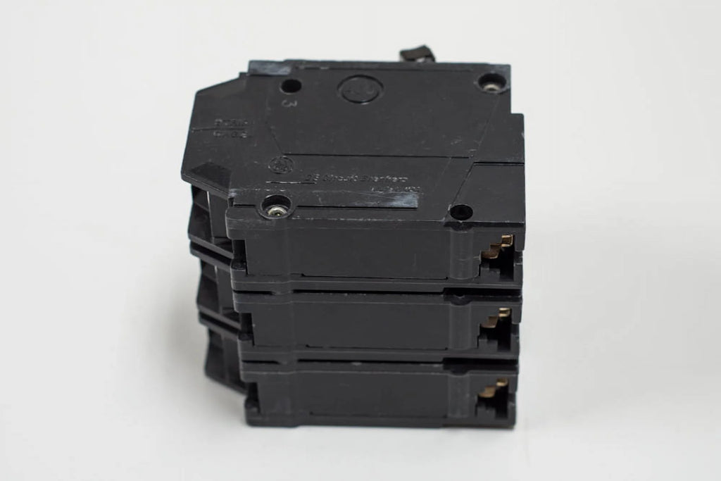25A Plug In Circuit Breaker D893