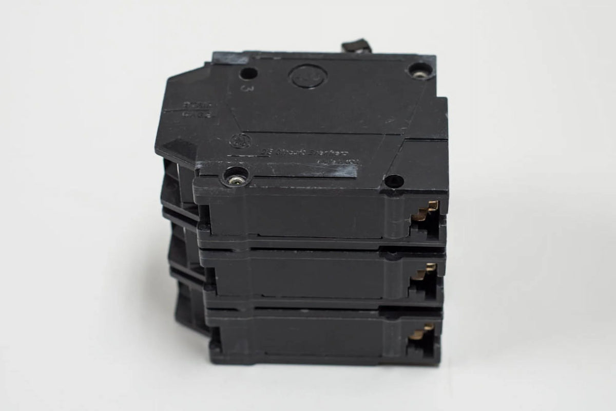 25A Plug In Circuit Breaker D893