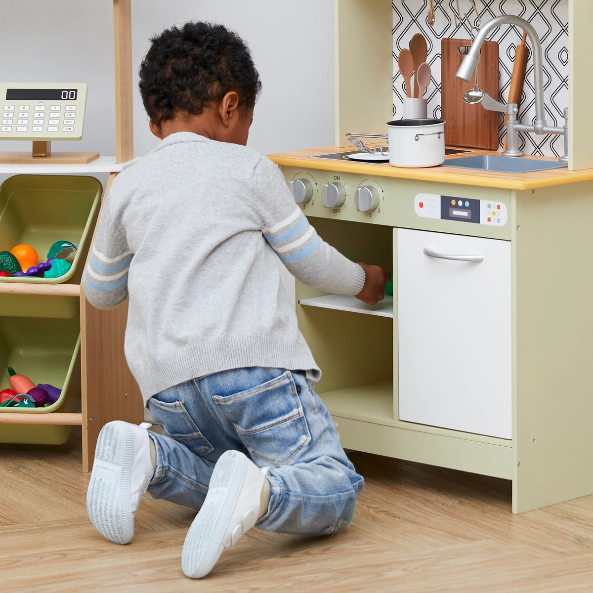 Green/White Wooden Kitchen Playset Q545803