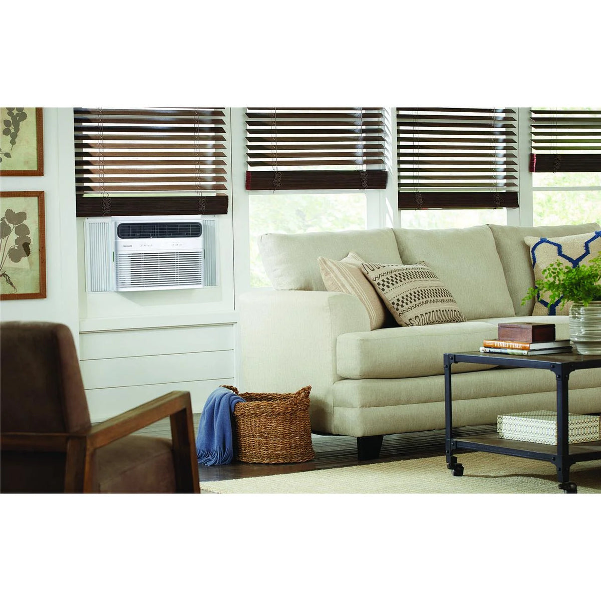 12,000 BTU White Window Air Conditioner S140981