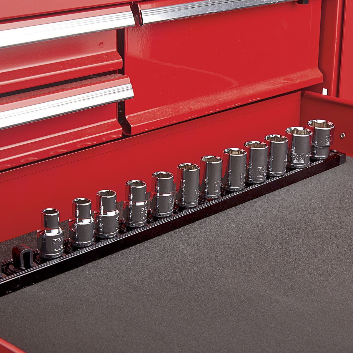 1/2 in. Magnetic Socket Rail with Twist Lock V13805