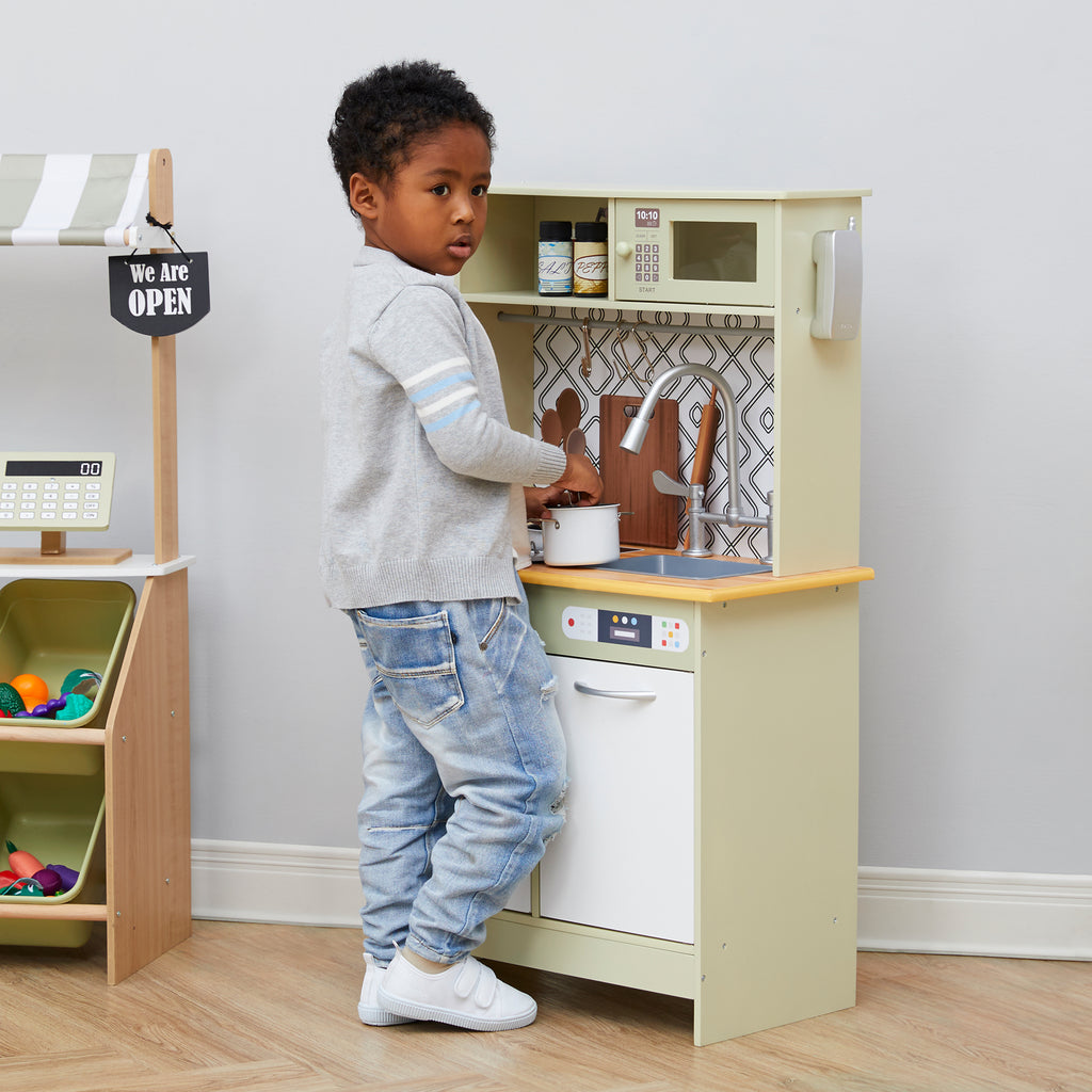 Green/White Wooden Kitchen Playset Q545803